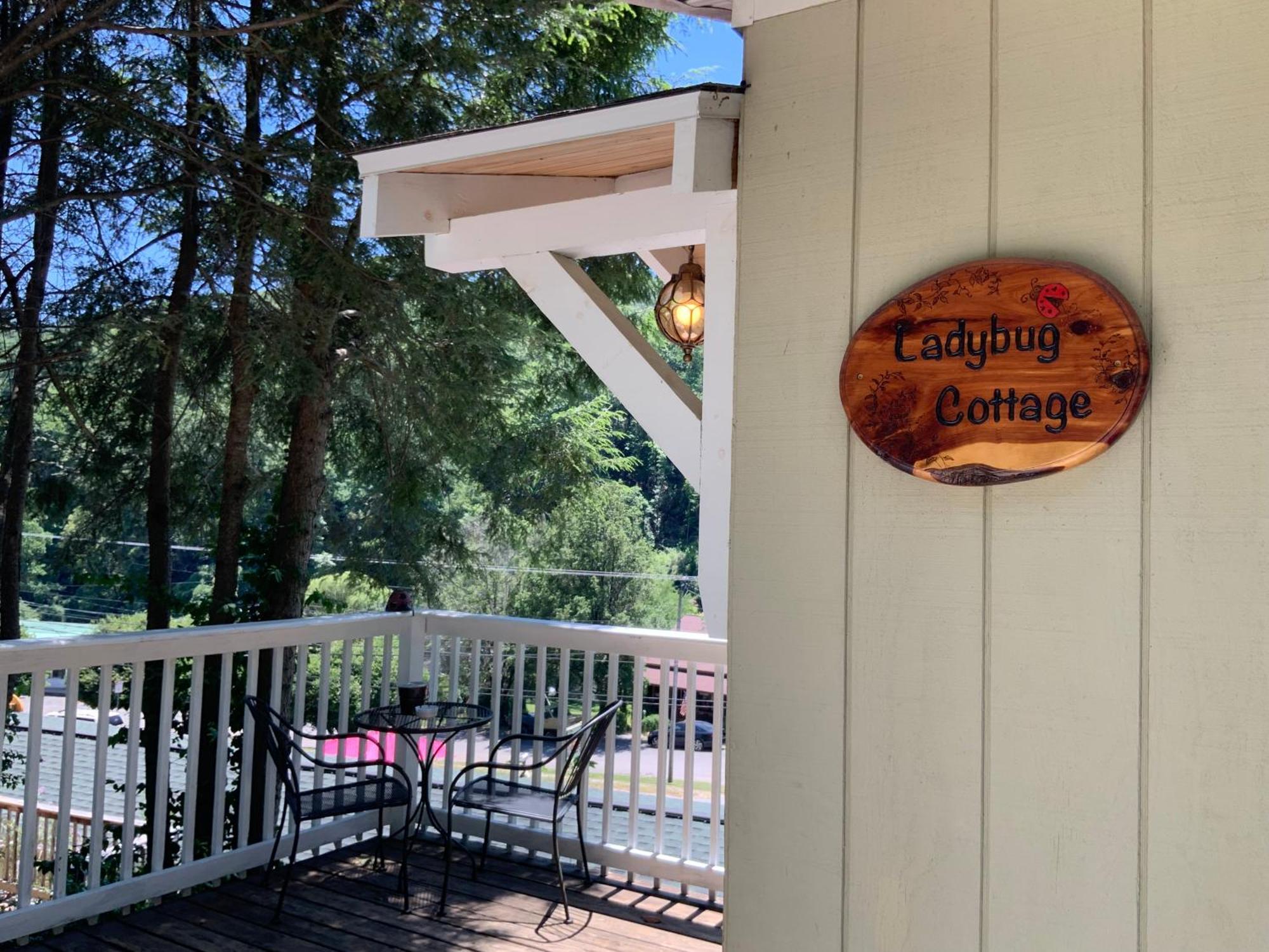 The Chimney Rock Inn & Cottages Esterno foto