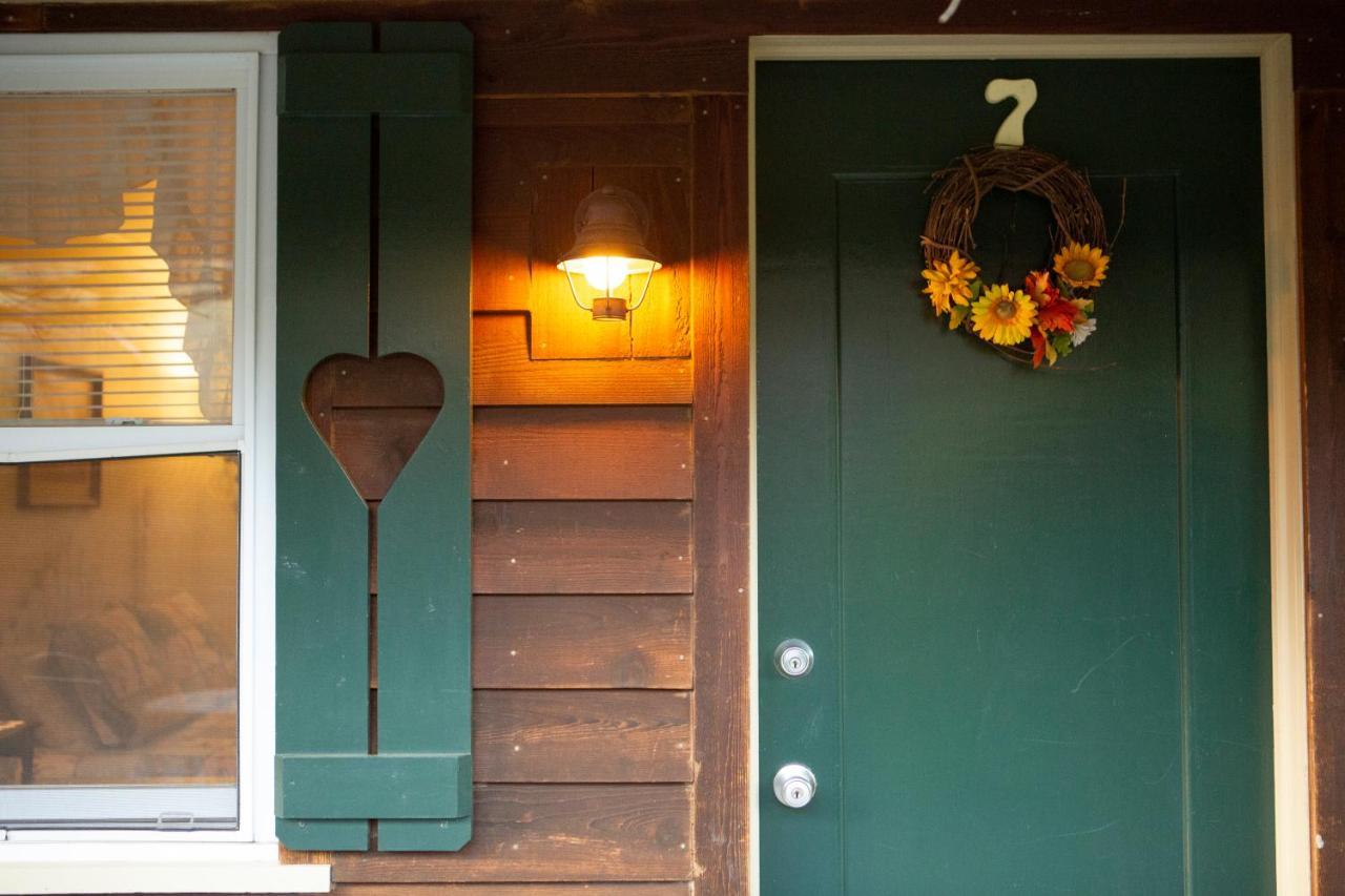 The Chimney Rock Inn & Cottages Esterno foto
