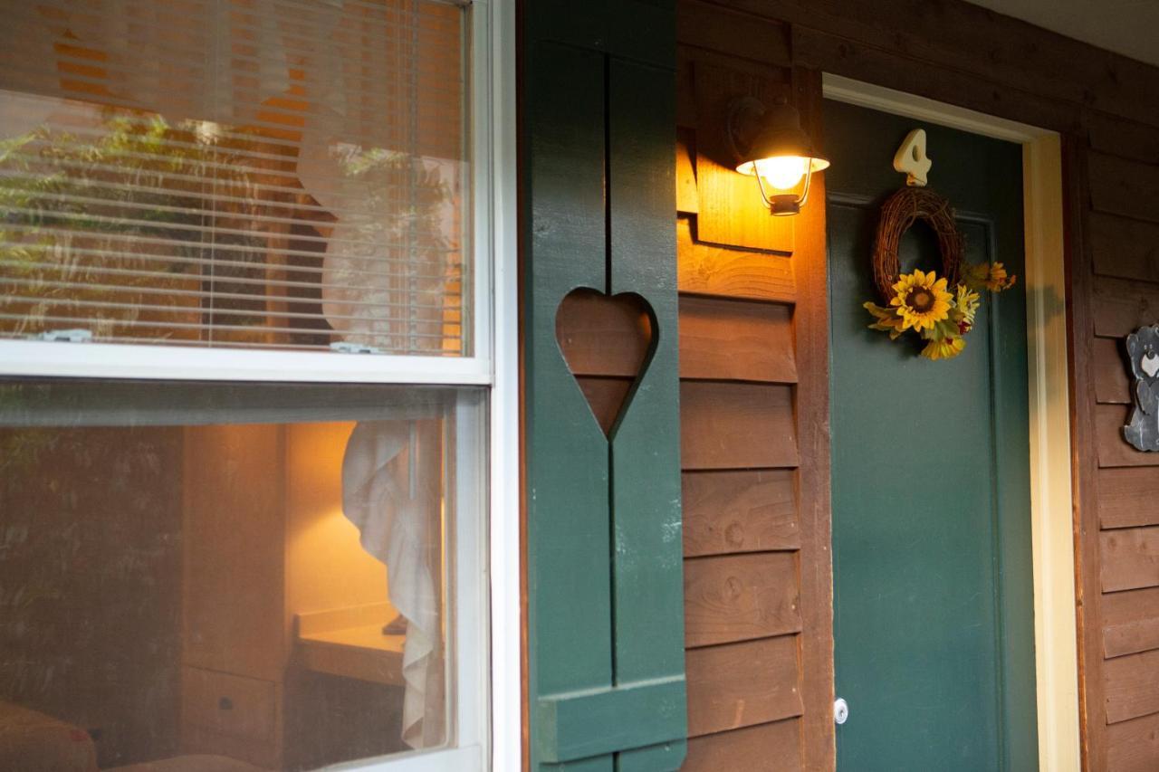 The Chimney Rock Inn & Cottages Esterno foto