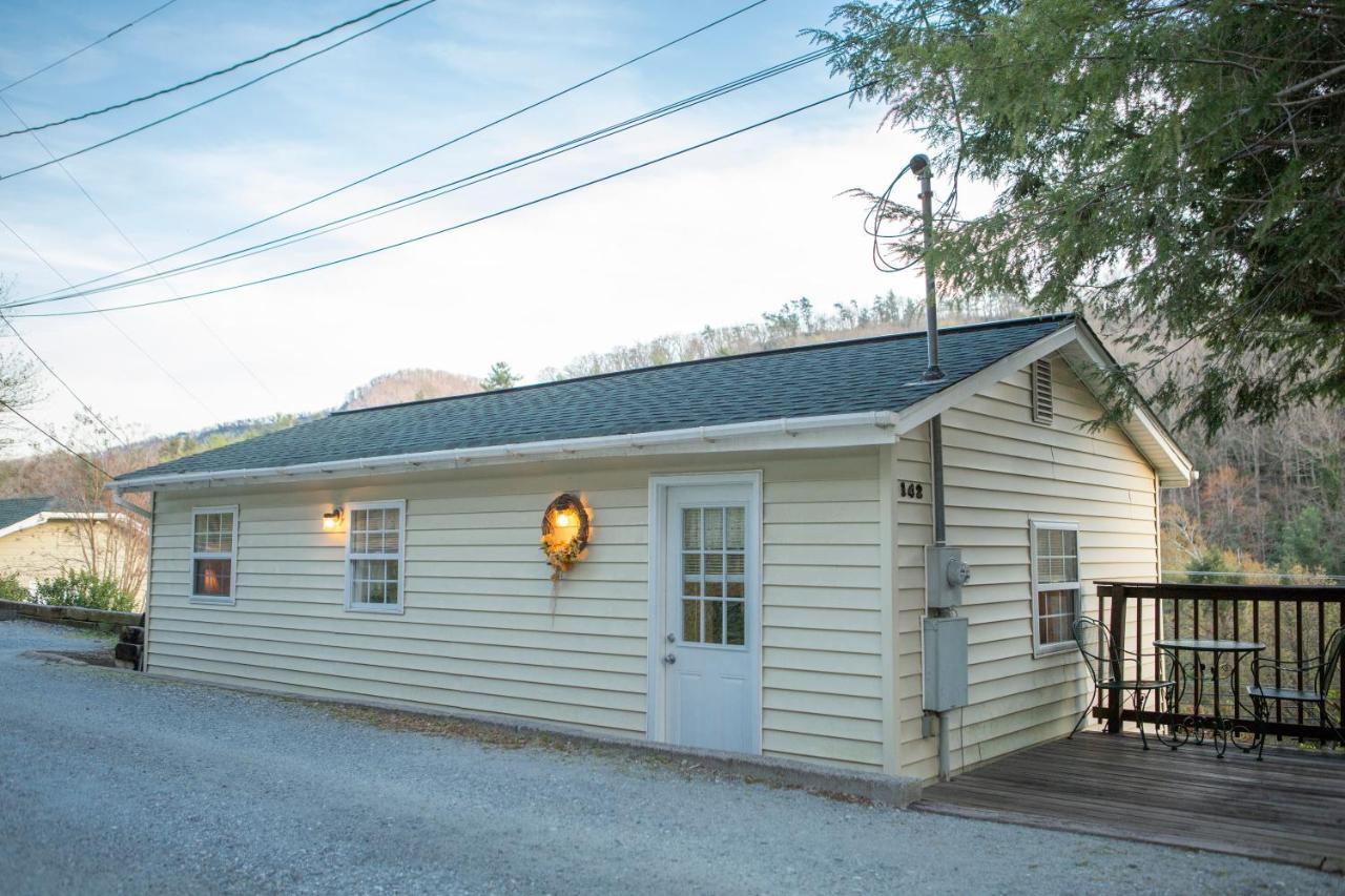The Chimney Rock Inn & Cottages Esterno foto