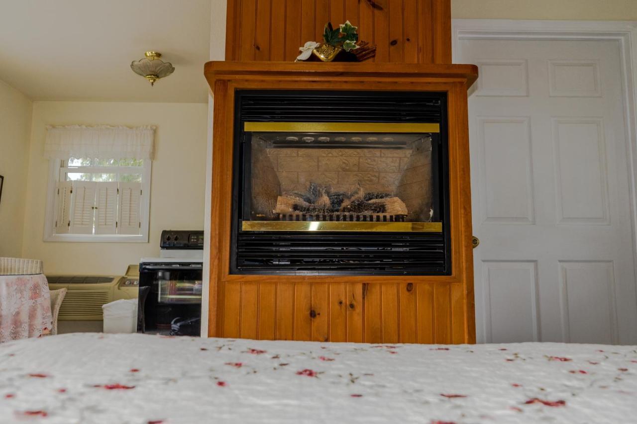 The Chimney Rock Inn & Cottages Esterno foto