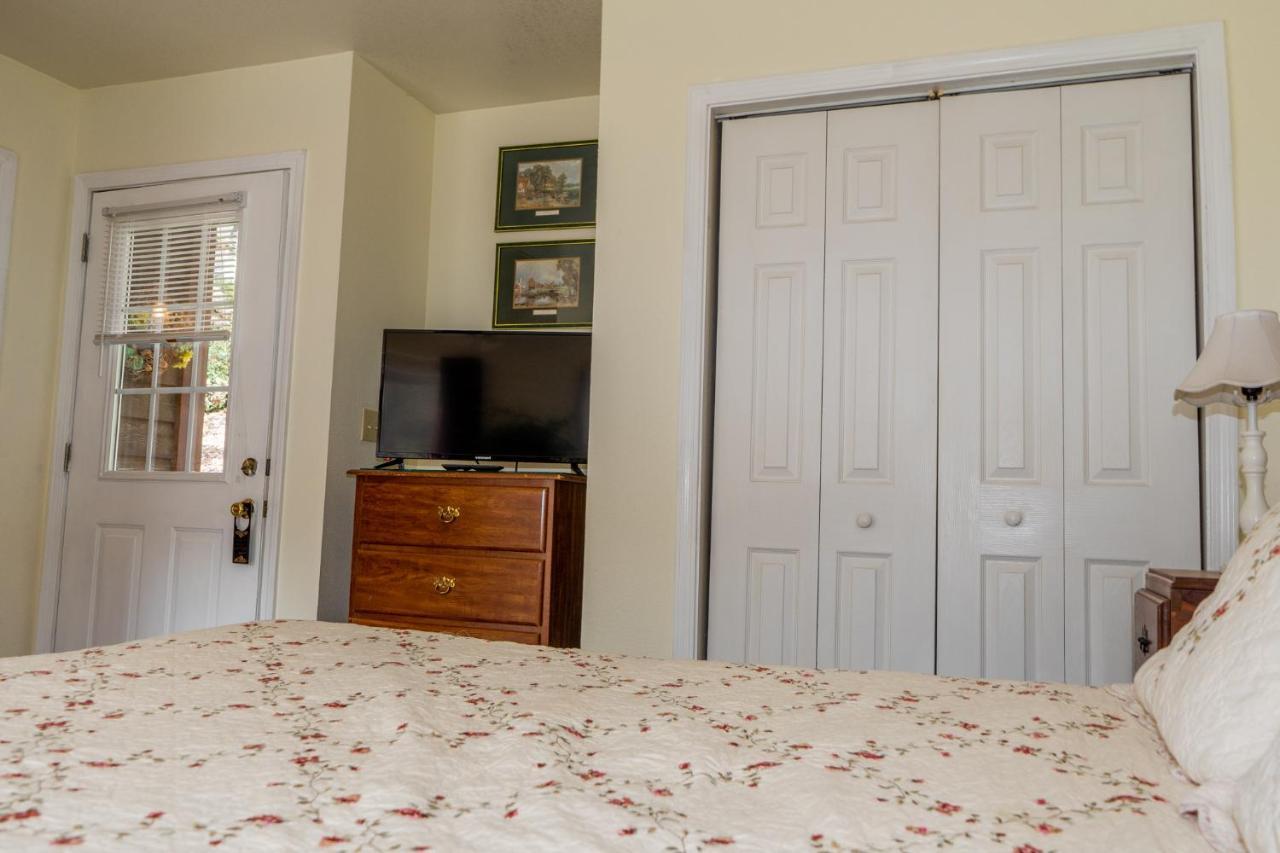The Chimney Rock Inn & Cottages Esterno foto
